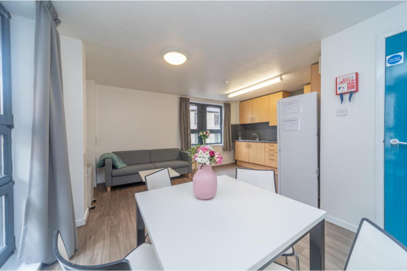 에든버러 Joivy Affordable 3,4,5 And 12 Bed Private Flats Next To Royal Mile (Adults Only) 아파트 외부 사진